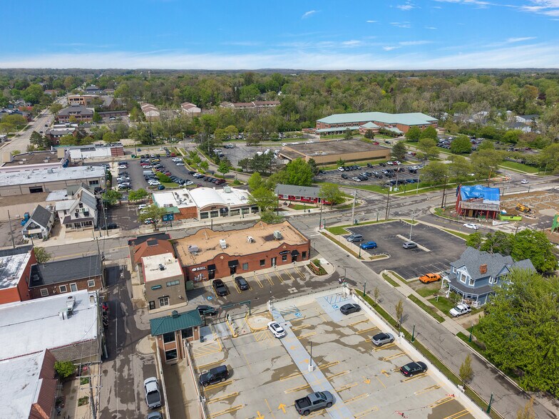 More Photos Of 150 E University Dr, Rochester Storefront Retail Office For Lease