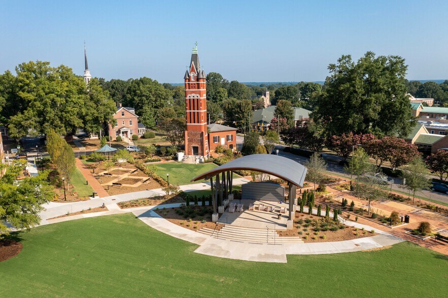 More Photos Of 115 S Jackson St, Salisbury Restaurant For Lease