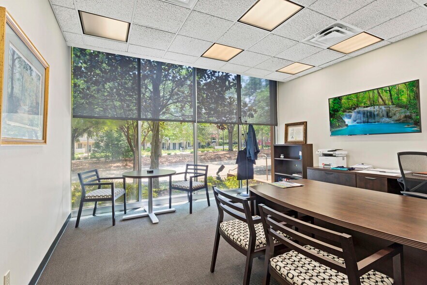 More Photos Of , Baton Rouge Office For Sale