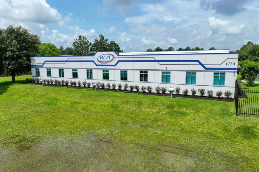 Primary Photo Of 1730 S Cherry St, Tomball Office For Sale