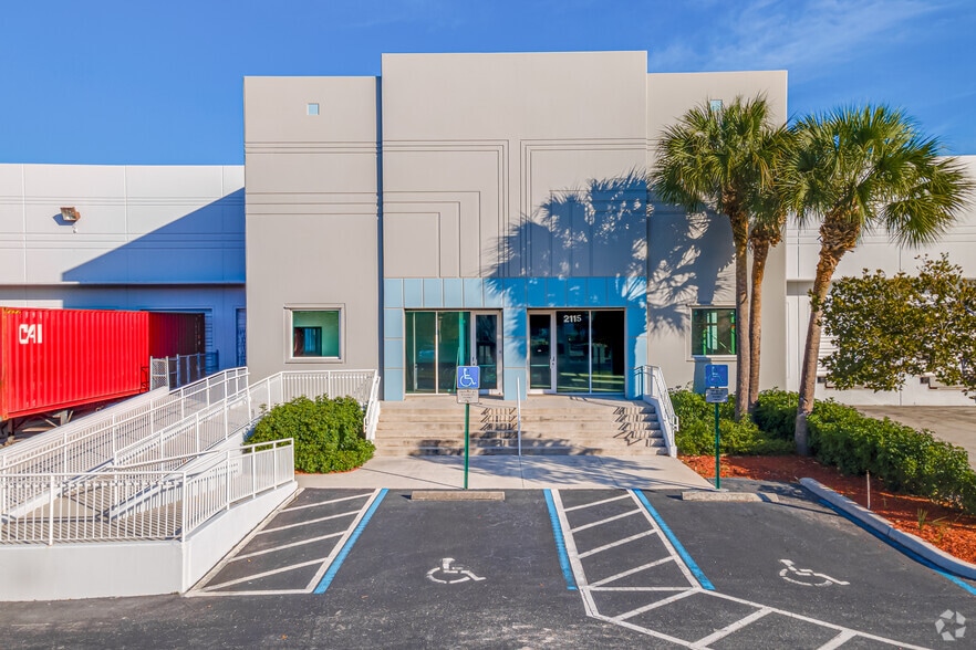 More Photos Of 2101-2131 Park Central Blvd N, Pompano Beach Warehouse For Lease