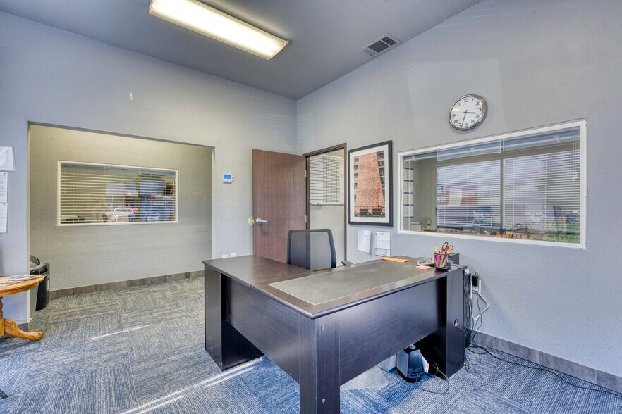 More Photos Of 10131 Iron Rock Way, Elk Grove Manufacturing For Lease