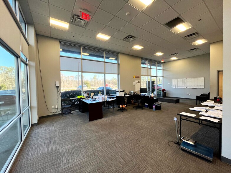 More Photos Of 8 Sonny Perdue Dr, Garden City Distribution For Lease