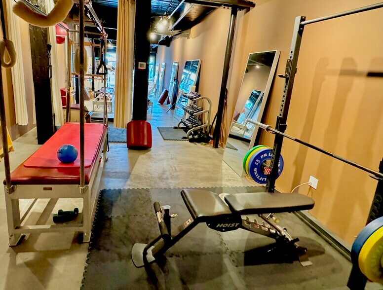 More Photos Of 52 Lake Shore Plz, Kirkland Coworking Space