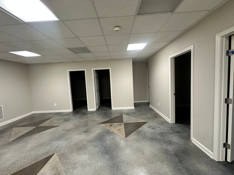 More Photos Of 5920 Odell St, Cumming Office For Sale
