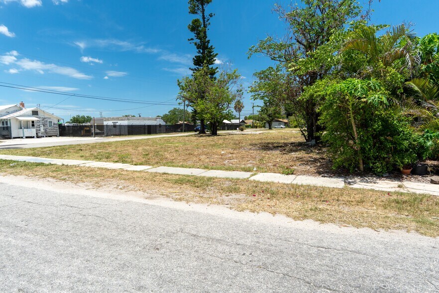 More Photos Of 1206 27th Ave W, Bradenton Land For Sale