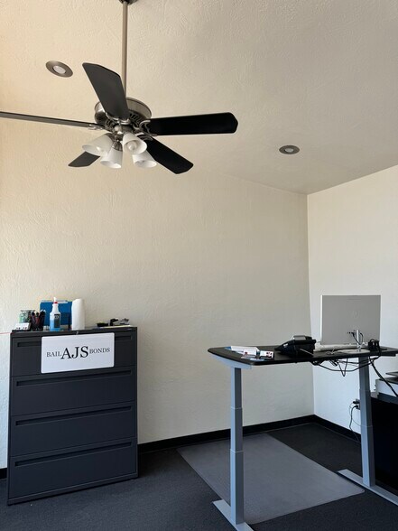 More Photos Of 1325 Yosemite Blvd, Modesto Storefront For Lease