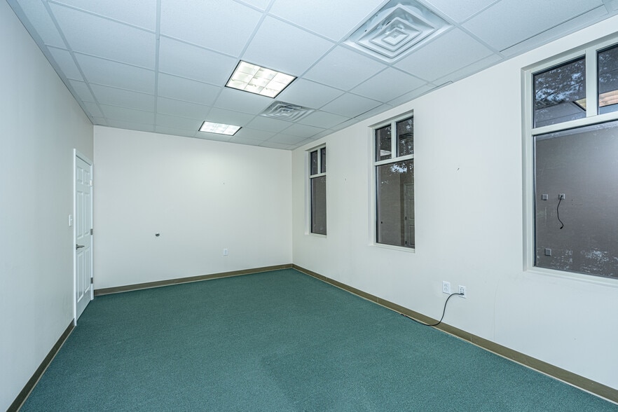 More Photos Of 901 Old Trolley Rd, Summerville Medical For Lease
