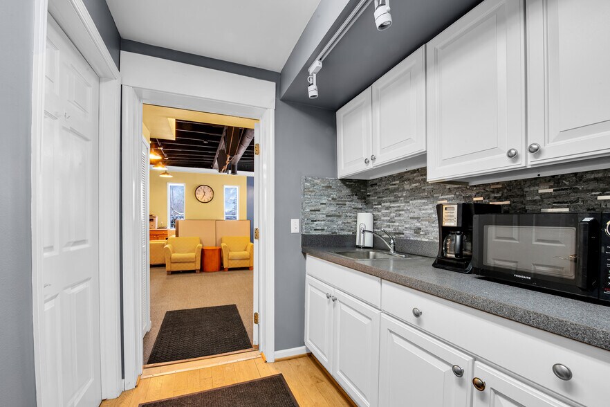 More Photos Of 3048 W Clarkston Rd, Lake Orion Office Residential For Sale