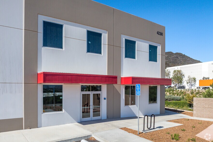 More Photos Of 42398 Remington Ave, Temecula Warehouse For Lease