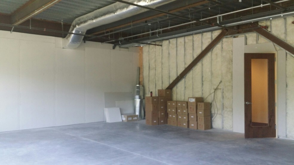 More Photos Of 101 Cosgrove Hill Ave, Chapel Hill Medical For Sale
