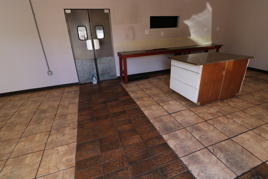 More Photos Of 2418 US Highway 19, Holiday General Retail For Lease