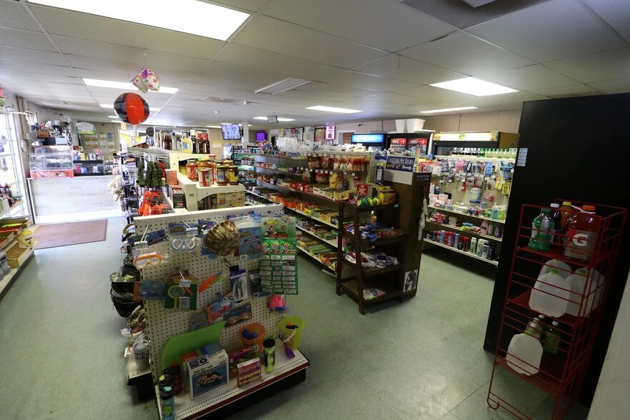 More Photos Of 2550 Parks Mill Rd, Buckhead Service Station For Sale