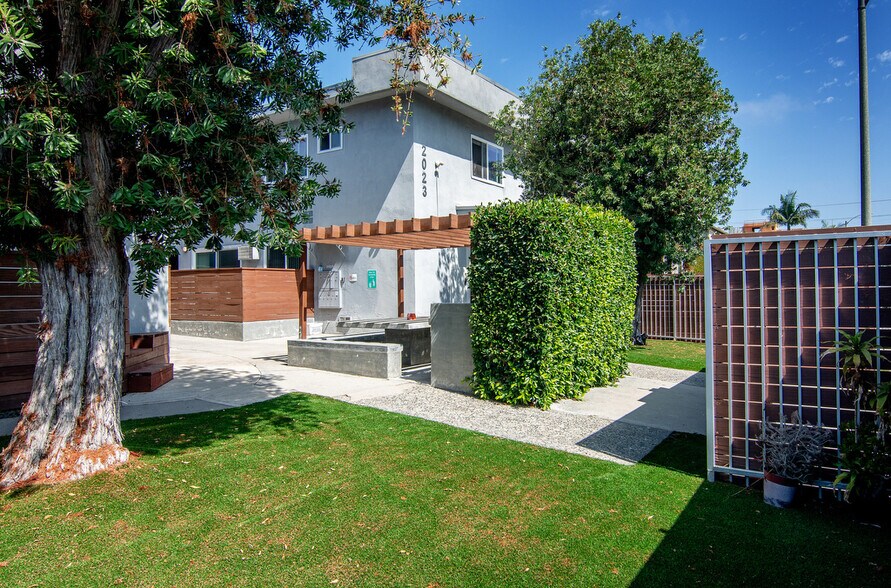 More Photos Of 2023 Preuss Rd, Los Angeles Apartments For Sale