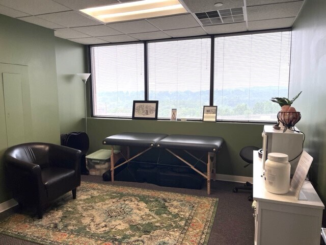 More Photos Of 1650 Elm St, Manchester Medical For Sale