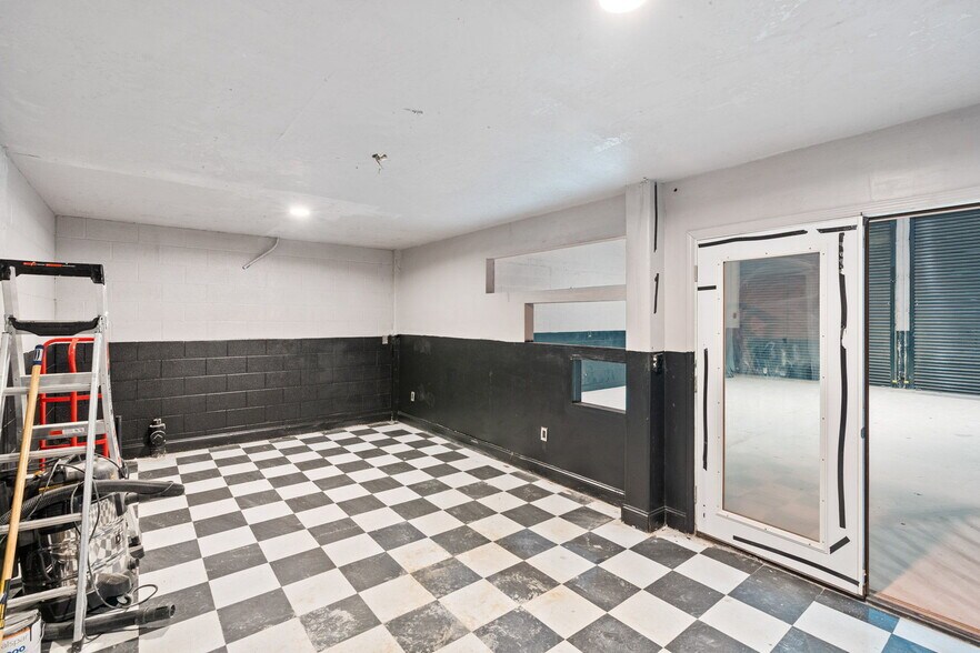 More Photos Of 217 S Ben Maddox Way, Visalia Service For Sale