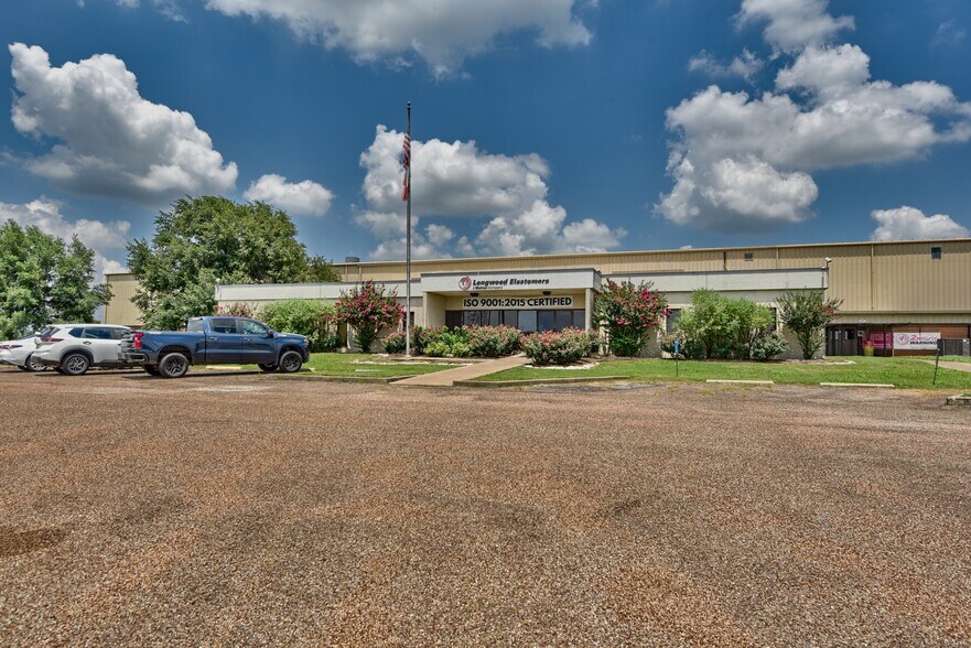 More Photos Of 1901 Longwood Dr, Brenham Manufacturing For Sale
