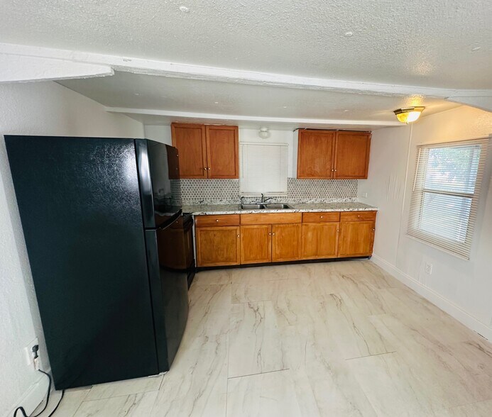 More Photos Of 1025 W Socrum Loop Rd, Lakeland Manufactured Housing Mobile Home Park For Sale