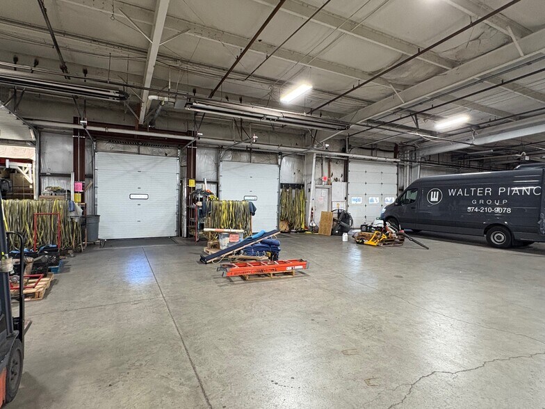More Photos Of 2135 Industrial Pky, Elkhart Manufacturing For Sale