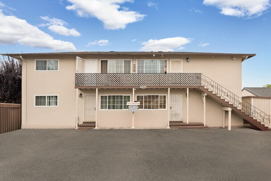 Primary Photo Of 2090 Marina Blvd, San Leandro Apartments For Sale