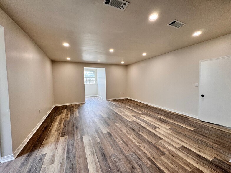 More Photos Of 953 North St, Jackson Medical For Lease