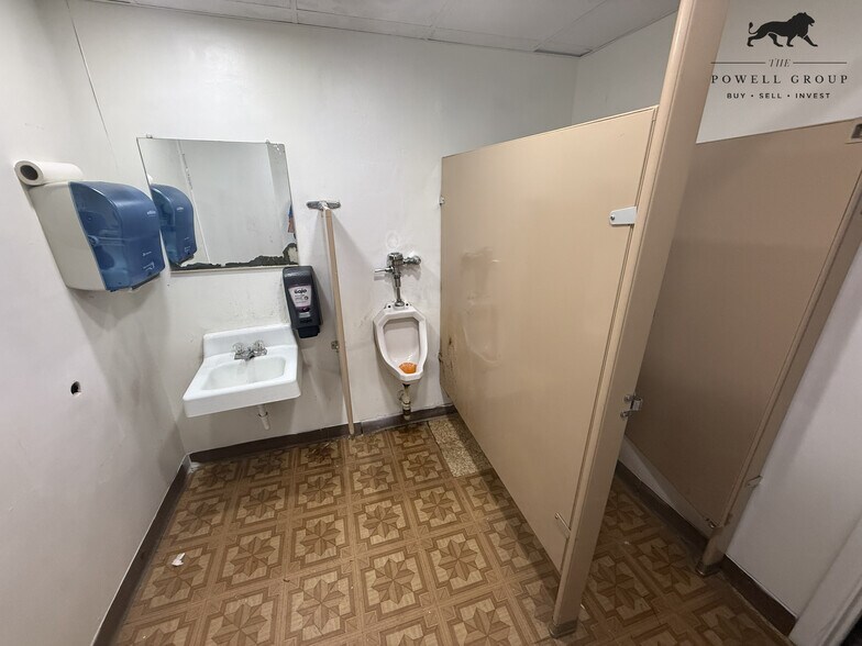 More Photos Of 4810 Avenue P, Lubbock Religious Facility For Sale