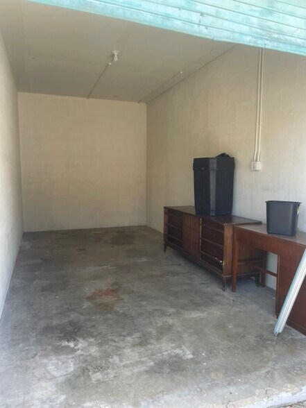 More Photos Of 820 Carswell Ave, Daytona Beach Self Storage For Sale