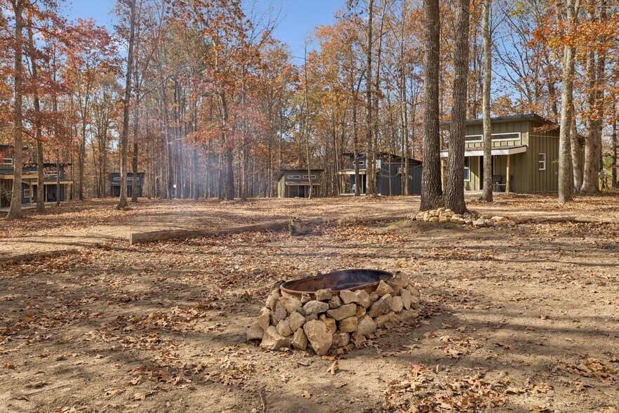 More Photos Of 3158 Summertown Hwy, Summertown Hotel For Sale