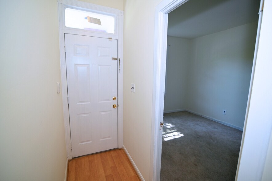 More Photos Of 513-519 12th St SE, Washington Apartments For Sale