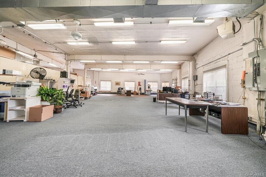 More Photos Of 179 Lindsey Ave, Buchanan Storefront Retail Office For Sale