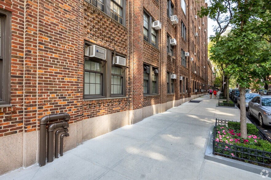 More Photos Of 336 Central Park W, New York Apartments For Sale