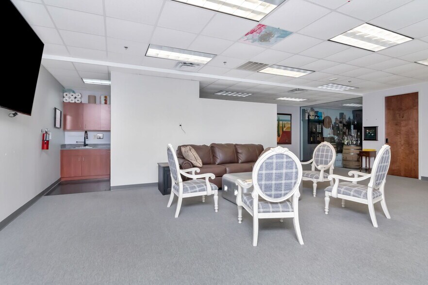 More Photos Of 1208 E Kennedy Blvd, Tampa Apartments For Sale