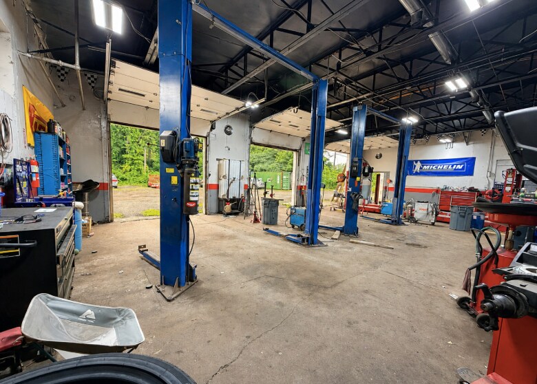 More Photos Of 516 Washington St, Middletown General Retail For Sale