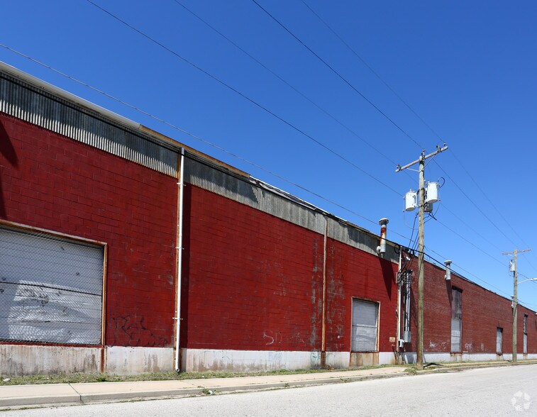 More Photos Of 27 Hubbell Ave, Salem Manufacturing For Sale