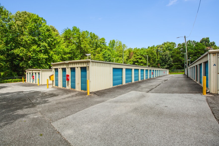 More Photos Of 700 S Linwood Rd, Gastonia Self Storage For Sale