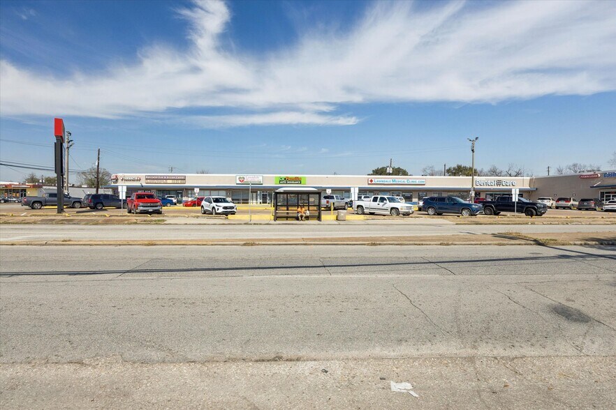 More Photos Of 7105 Lawndale St, Houston General Retail For Lease