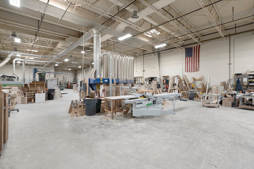 More Photos Of 10 Mile Hill Rd, Newtown Warehouse For Lease