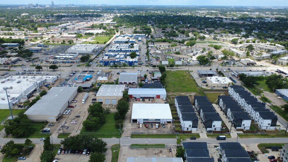More Photos Of 1905 Johanna Dr, Houston Warehouse For Sale