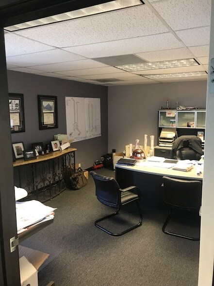 More Photos Of 3700 N Industry Ave, Lakewood Research And Development For Lease
