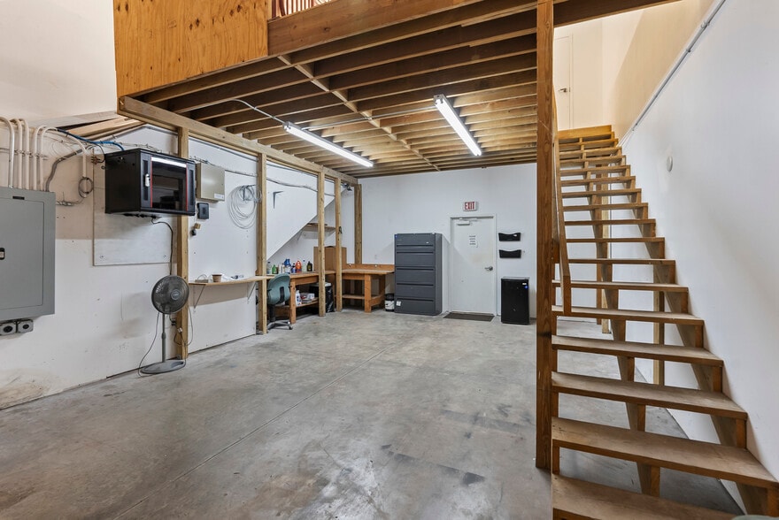 More Photos Of 1011-1039 NW 31st Ave, Pompano Beach Manufacturing For Lease