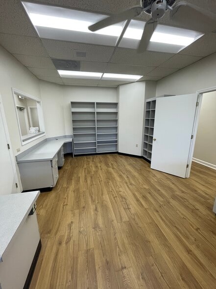 More Photos Of 6575 Stage Rd, Bartlett Office For Lease