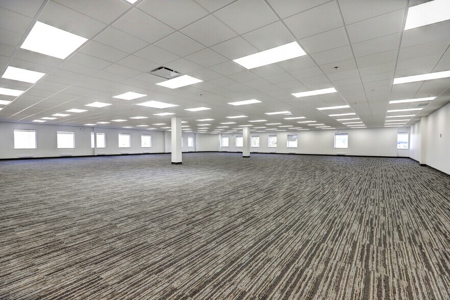 More Photos Of 320 Matheson Blvd W, Mississauga Coworking Space