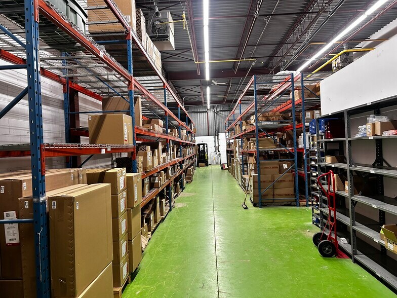 More Photos Of 1151-1181 Parisien St, Ottawa Warehouse For Lease