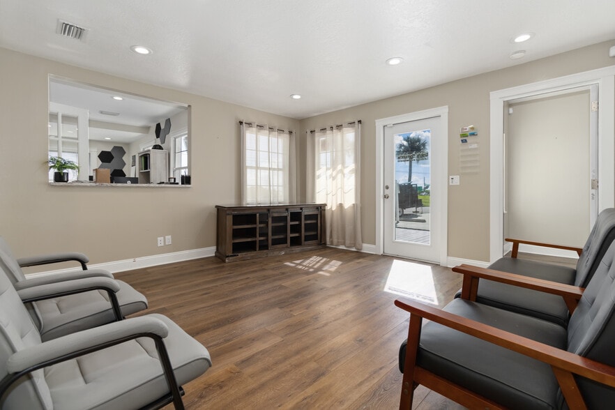 More Photos Of 1280 Highway 1, Malabar Office Residential For Lease