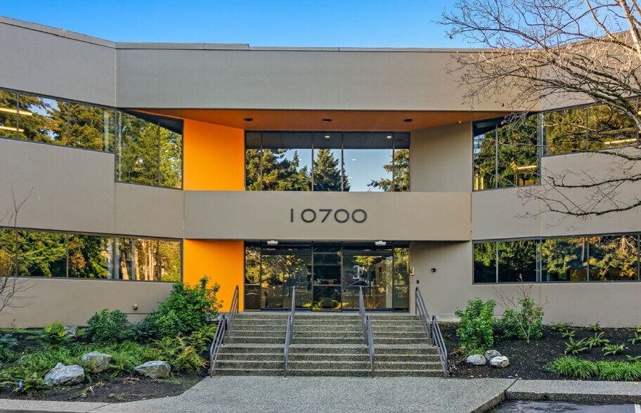 More Photos Of 10700 Northup Way, Bellevue Office For Lease