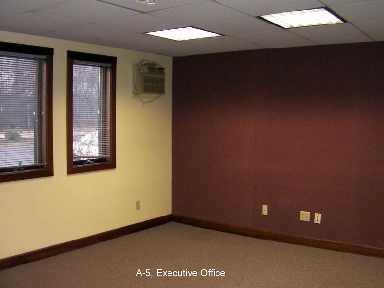More Photos Of 1768 Storrs Rd, Mansfield Office For Lease