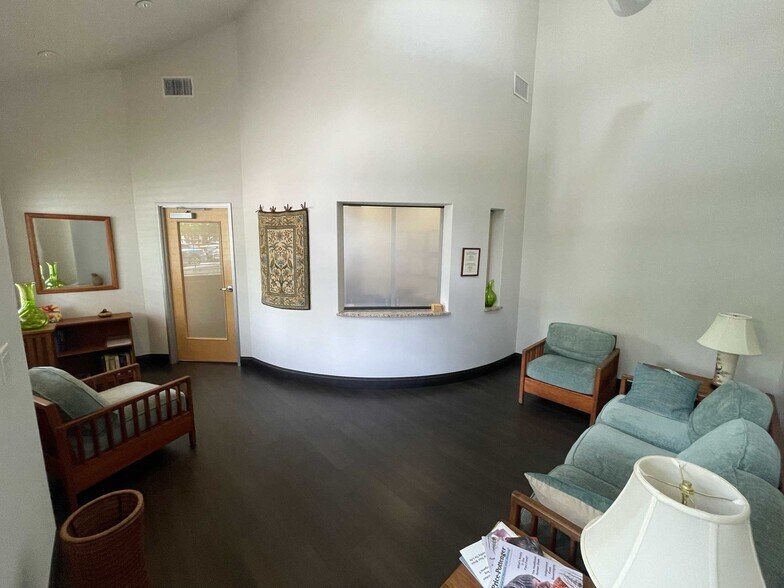 More Photos Of 2500 W William Cannon Dr, Austin Medical For Lease