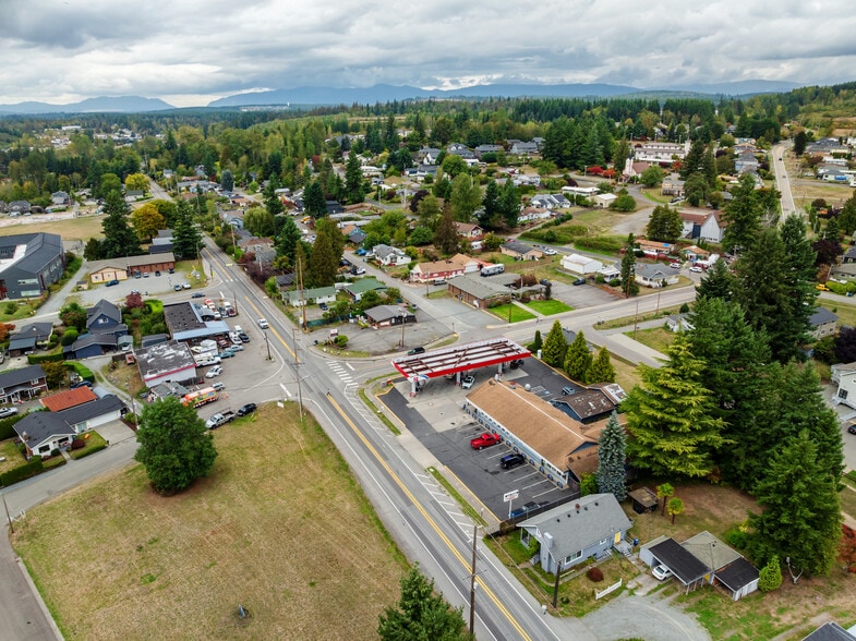 More Photos Of 32632 3rd Ave, Black Diamond Service Station For Sale