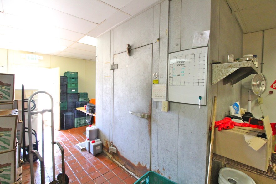 More Photos Of 445 E 14th St, San Leandro Convenience Store For Sale