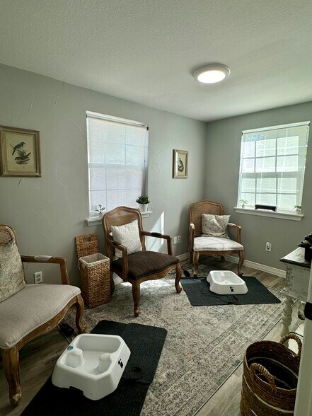 More Photos Of 932 E Highway 199, Springtown Office For Lease